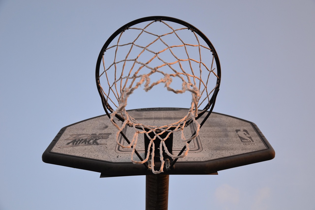 五月NBA比赛专用球，篮球技术与创新的完美融合